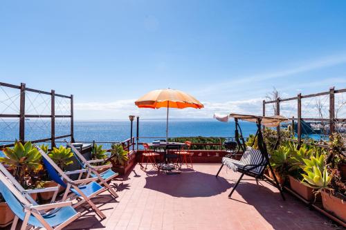  Alice Apartment with Terrace by Wonderful Italy in Aci Castello