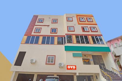 OYO Flagship Hotel Elite Stay Near Habsiguda Metro Station