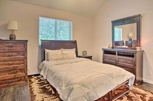 Heated Pool, Pool Table, Hot Tub, Home Theatre, Guest House, Basketball Court, Sleeps-20, Аллен (фото 3)