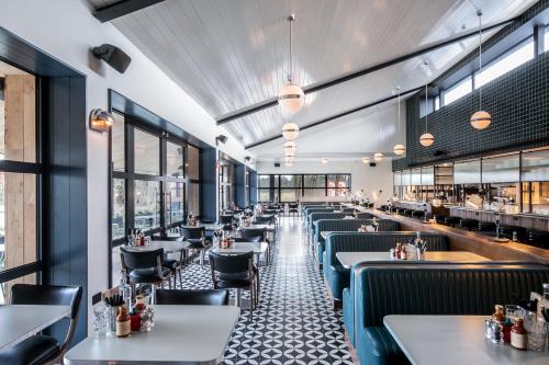 Mollie's Oxford in Basingstoke