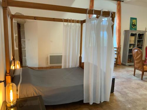 2 double beds, 1 twin bed