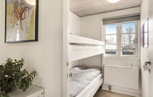 Cozy Home In Hadsund With Kitchen