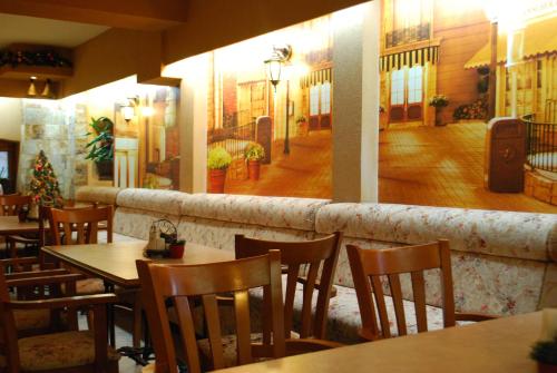Restaurant, Семеен Хотел "Булаир" in Burgas