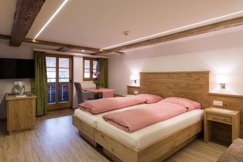 Hirschen, إنترلاكن