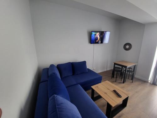 Nest Niebieski, Zator