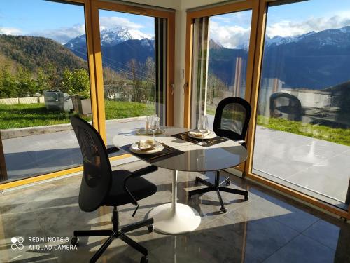 In the heart of nature with an unique view in Talloires-Montmin