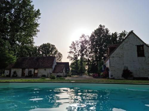 L'Aupinouse Chambre double Chardon, au 1er étage avec salle d'eau privative - Chambre d'hôtes - La Suze-sur-Sarthe