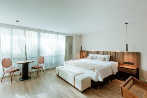 448553111 1616 Hotel