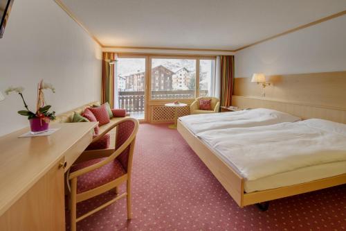 Superior Double or Twin Room with Matterhorn View