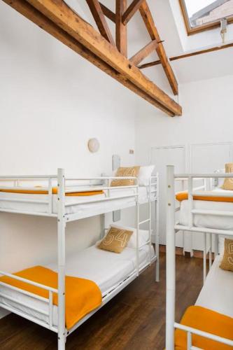 1 bunk bed