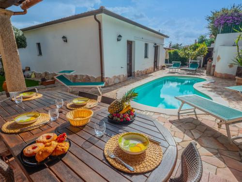 Sardinia Family Villas - Villa Donatella with private pool