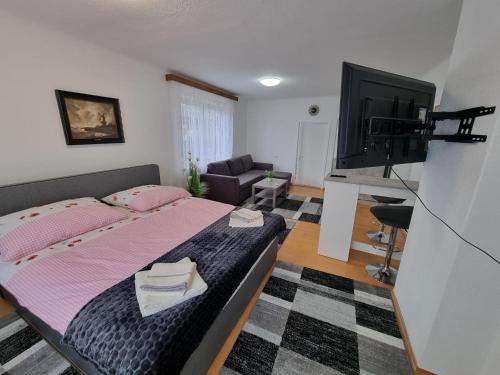 Facilities, Pension DonauBlick Grein 1 , Spitzfeldstr 1 in Grein