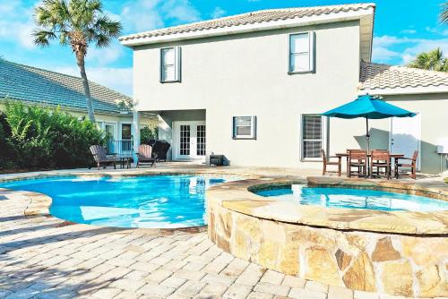 Five-Bedroom Holiday Home image 8