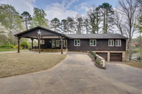 Spacious Waterfront Hyco Lake Retreat with Dock!