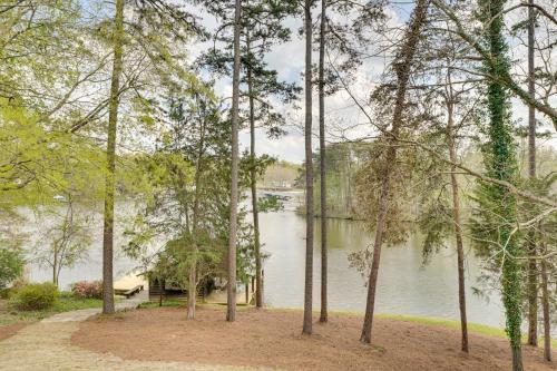 Spacious Waterfront Hyco Lake Retreat with Dock!