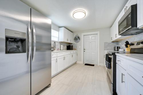 Hudson Vacation Rental with Game Room 3 Mi to Beach in Hudson, USA