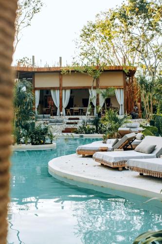 448599629 Hotel Muaré