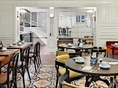 Boutique Hotel H10 Villa de la Reina - image 12