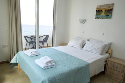 Lilian's Seaview-Party Street-Youth Studios