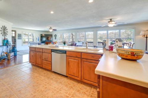 Spacious Vacation Rental Home on Eufaula Lake! in Eufaula, USA