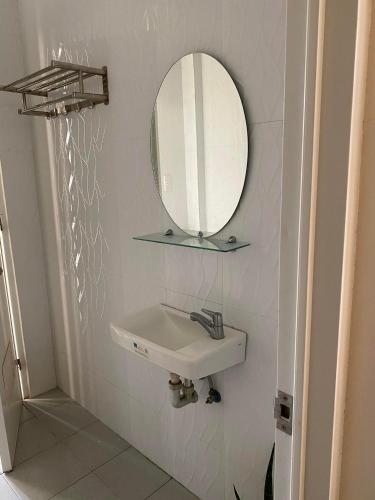 Bathroom, S&E Apartment unit, Lapaz, Iloilo city in La Paz