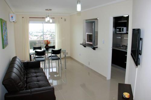 One-Bedroom Apartment image 3