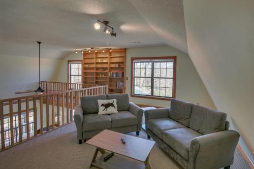 Rustic Ellijay Cabin with Fire Pit and Mtn Views!