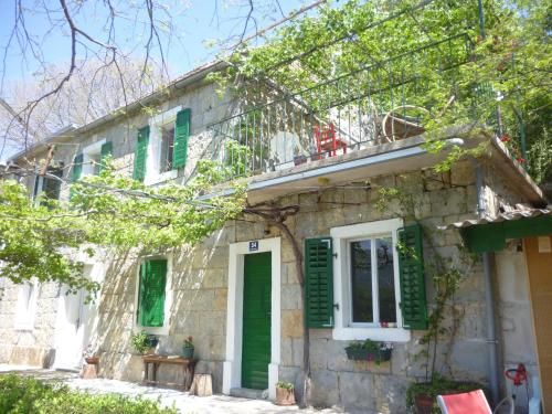  Apartment ´Angelo´ in traditional stone house, Pension in Slime