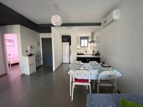 Sunny Ground floor bungalow opposite the swimming pool