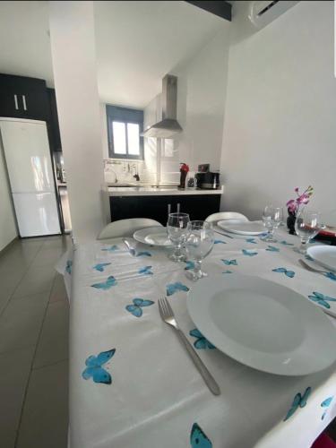 Sunny Ground floor bungalow opposite the swimming pool in Cabo Roig