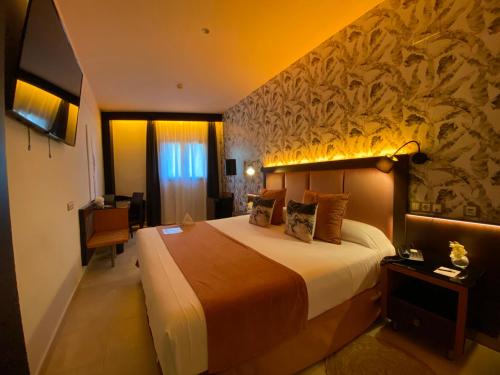 ON ALETA ROOM designed for adults