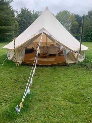 French Tent secret garden glamping - Hotel - Newark upon Trent