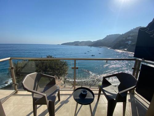 Double Room with Sea View image 6