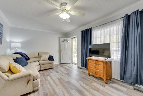 Rock Hill Cottage with Spacious Yard and Fire Pit!