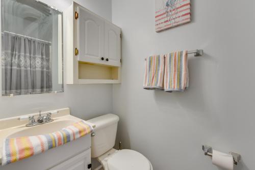 Rock Hill Cottage with Spacious Yard and Fire Pit! Rock Hill Cottage with Spacious Yard and Fire Pit!