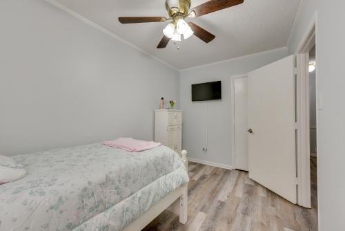 Rock Hill Cottage with Spacious Yard and Fire Pit! Rock Hill Cottage with Spacious Yard and Fire Pit!