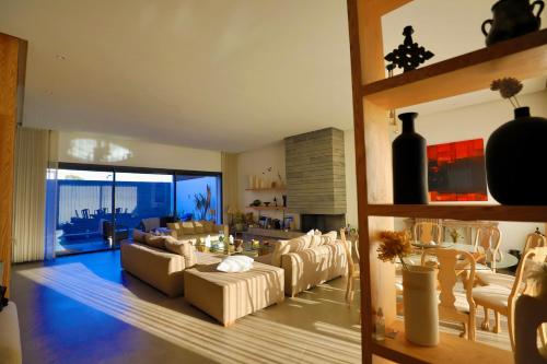 Moon house in 레지던스 리아드