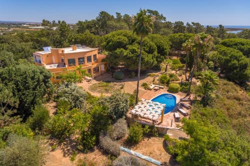 Meia Lua - Deluxe countryside villa with pool and sea views near Barril beach, Tavira