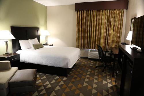 Baymont by Wyndham Rockford - image 21