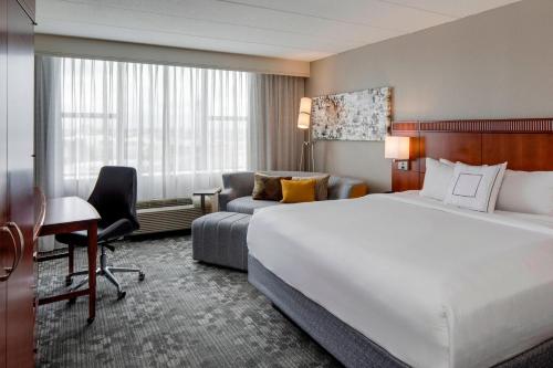 Courtyard by Marriott Boston Logan Airport