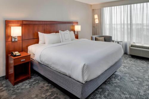 Courtyard by Marriott Boston Logan Airport