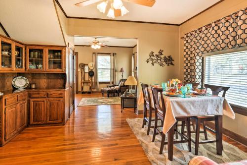 Charming Craftsman Home in Downtown Bartlesville! in 巴特爾斯維爾 (OK)