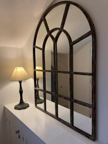 Beautiful 3 Bed Basement Flat With Garden in Bath