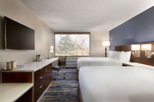 Delta Hotels by Marriott Detroit Metro Airport