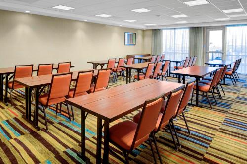 Fairfield Inn and Suites by Marriott Hollister