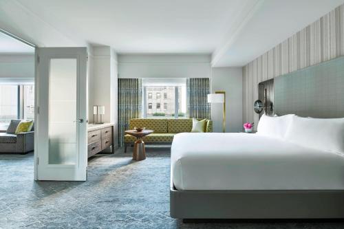 ザ・リッツ・カールトン ボストン コモンLuxury Suite, 1 Bedroom Larger Suite, 1 King, Sofa bed