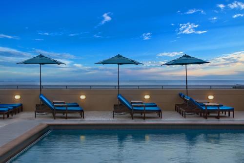 Marriott's BeachPlace Towers image 18
