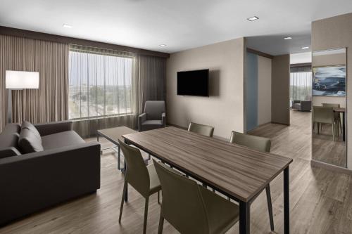 AC Hotel by Marriott Columbus Downtown - image 14