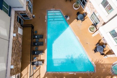 Springhill Suites by Marriott San Antonio Alamo Plaza/Convention Center - image 3