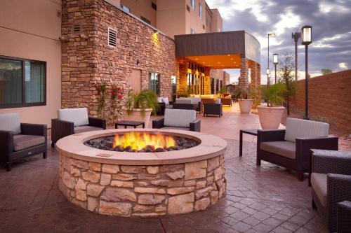Courtyard by Marriott Phoenix Mesa Gateway Airport - Hotel - Mesa